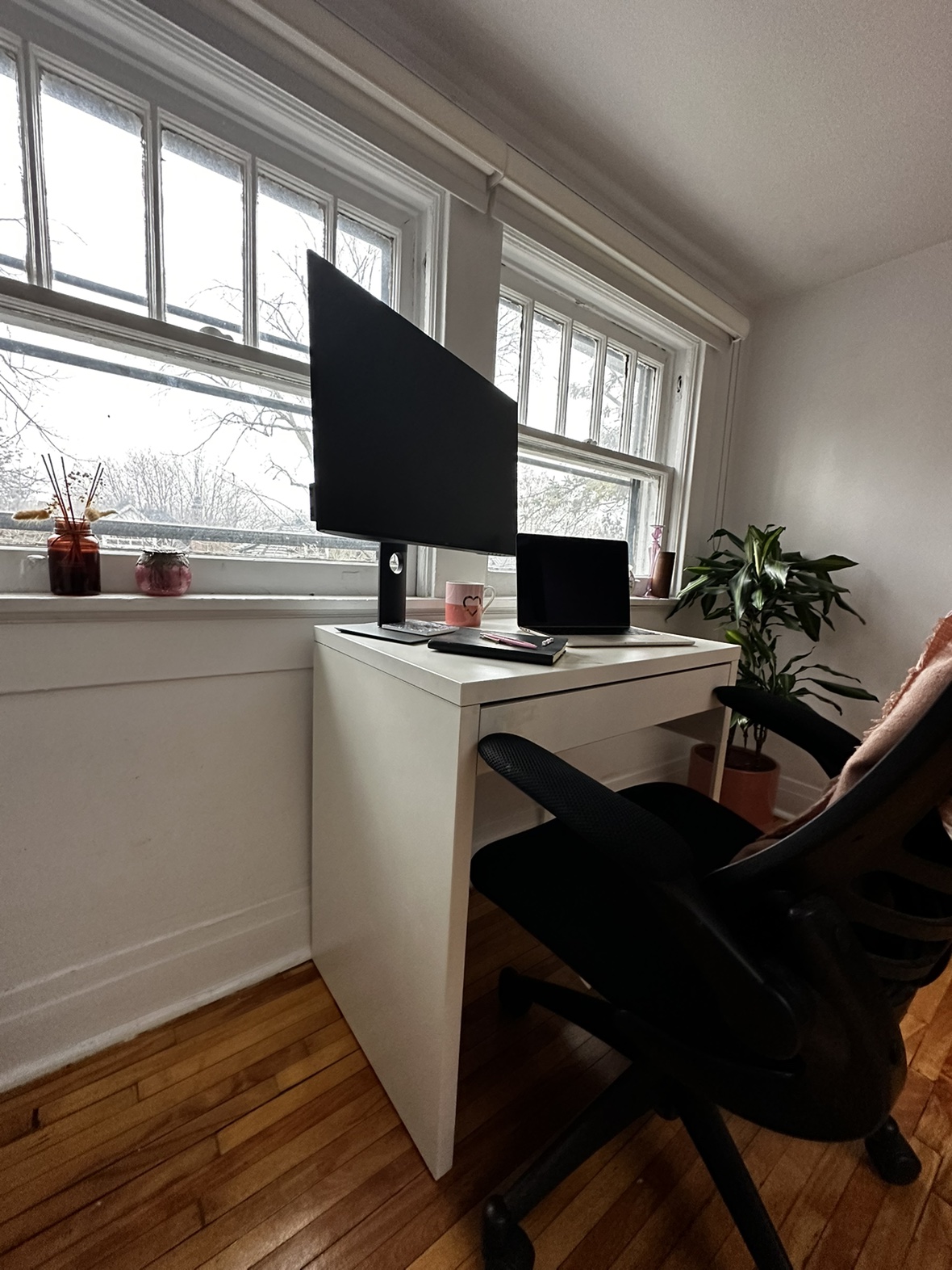 IKEA Office Desk & Wayfair Ergonomic Chair - photo 5