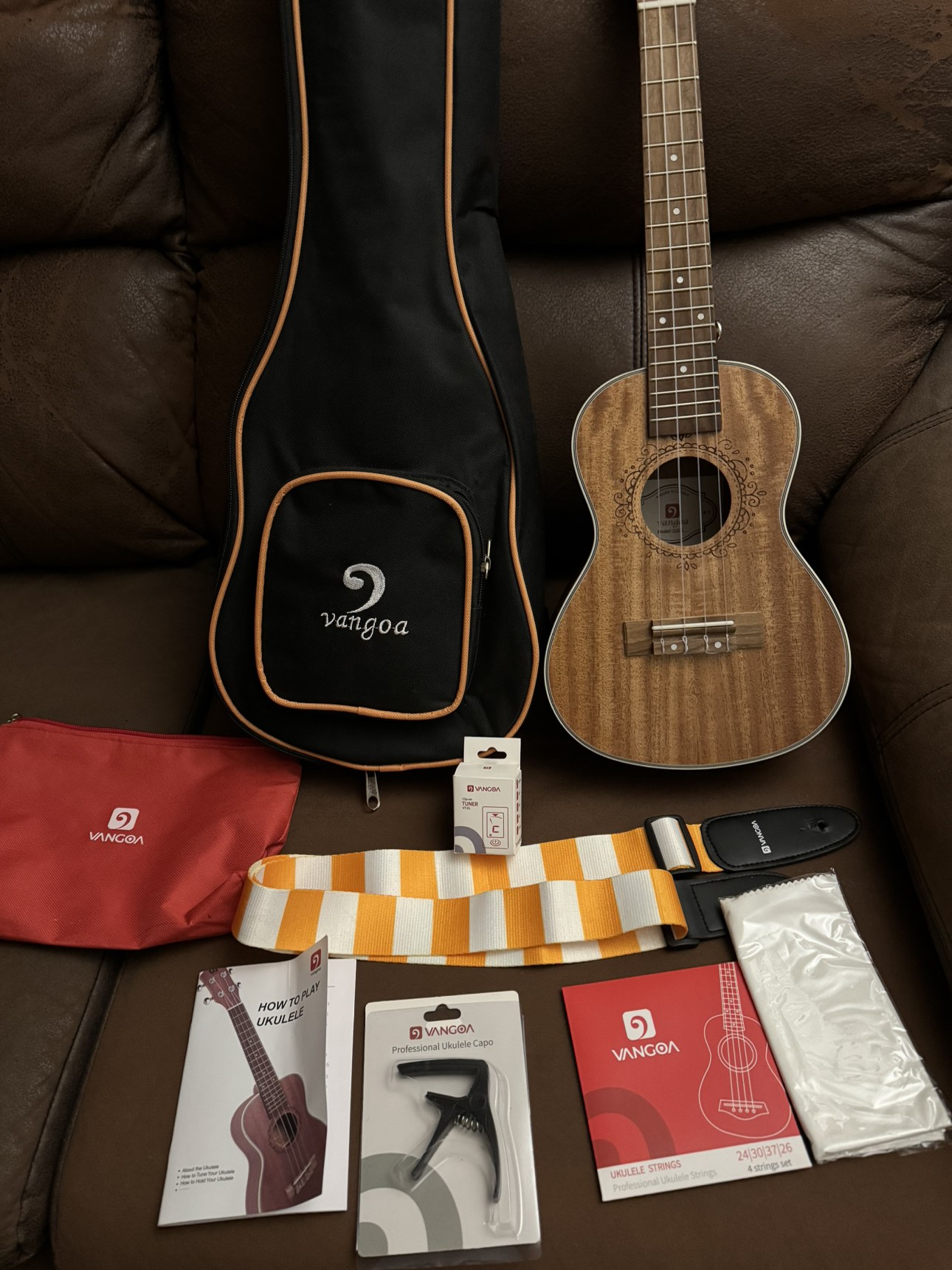 Rosewood Acoustic Type Ukulele (complete set with ukulele kit)