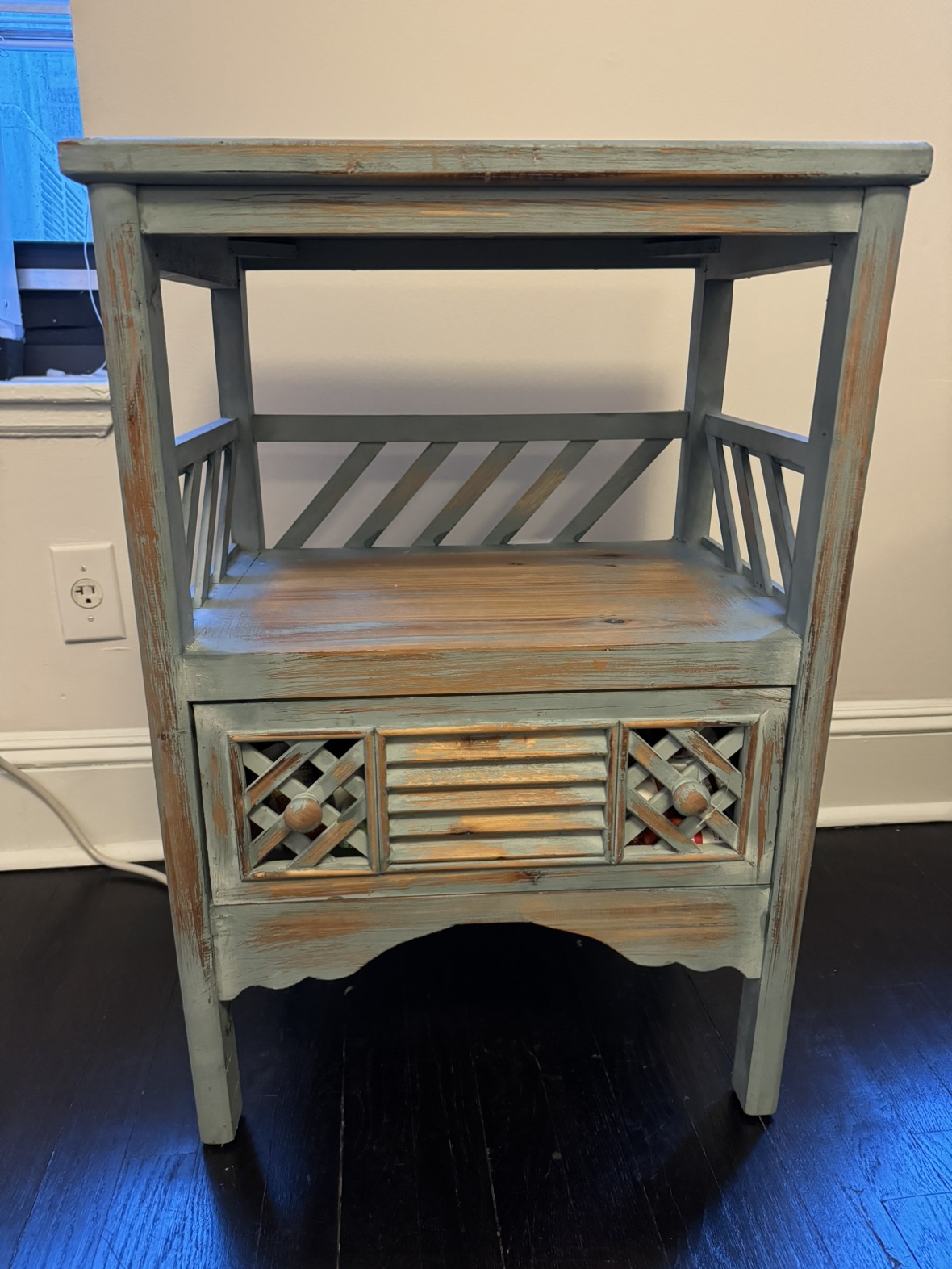 Accent table