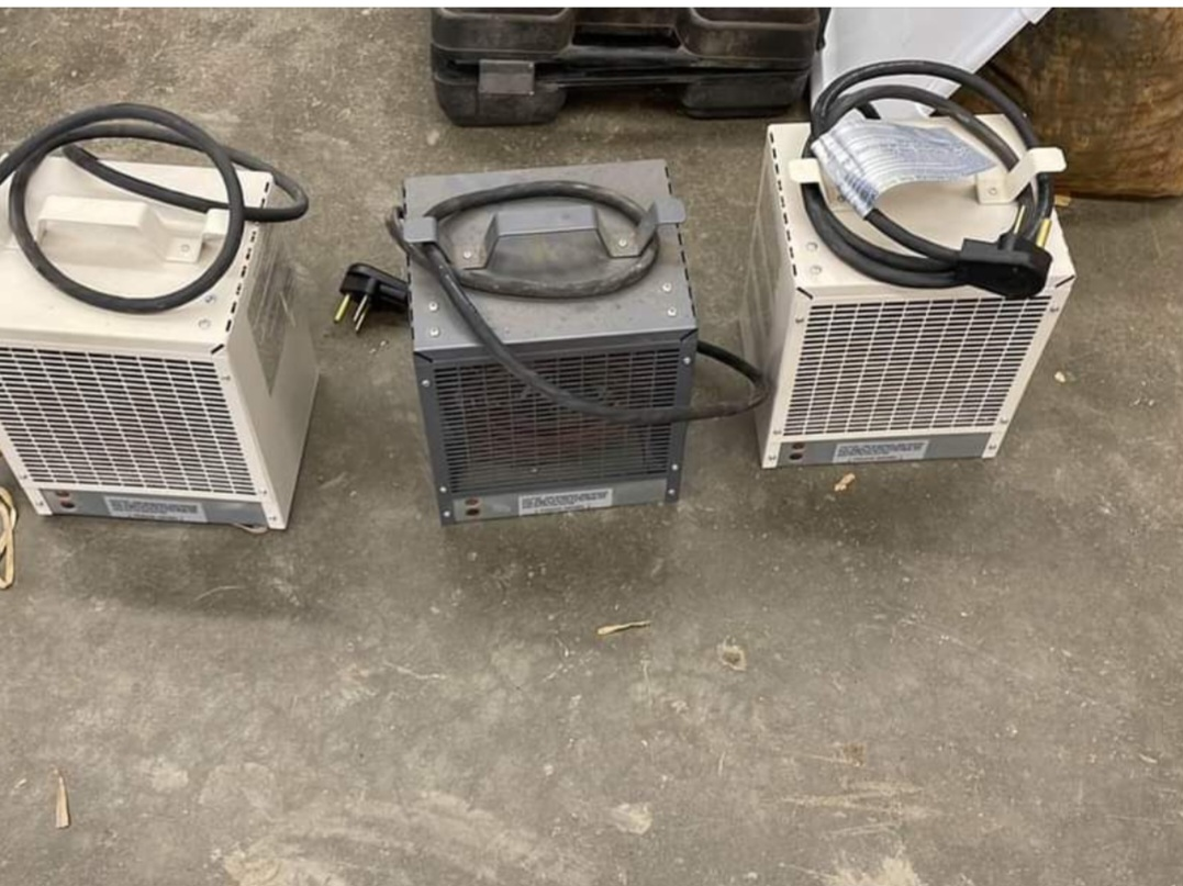 [2] 220 Volt Electric Heaters 4800 Watts