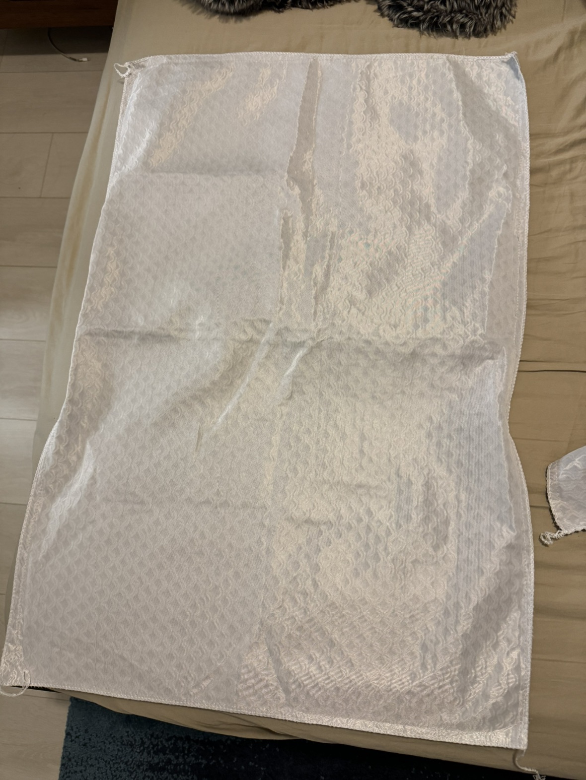 NEW 2x DKNY Pillow Cases thumbnail