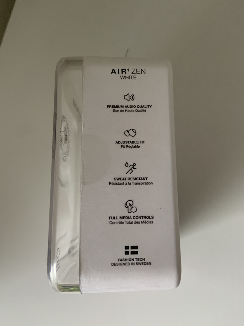 Happy plugs true wireless headphones image indicator(2)