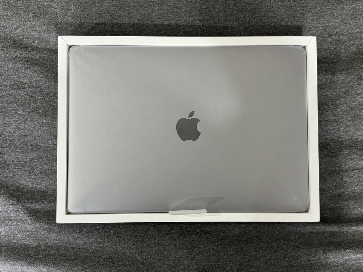 MacBook Pro - photo 2