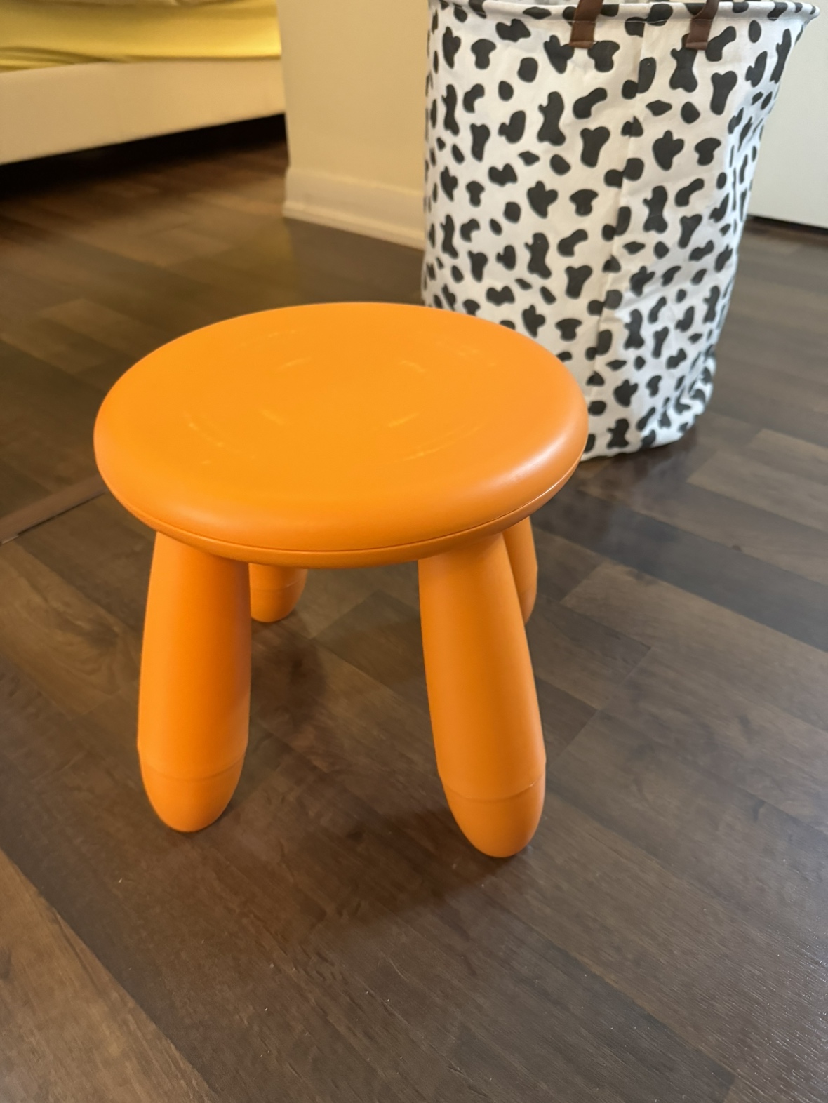 Stool thumbnail