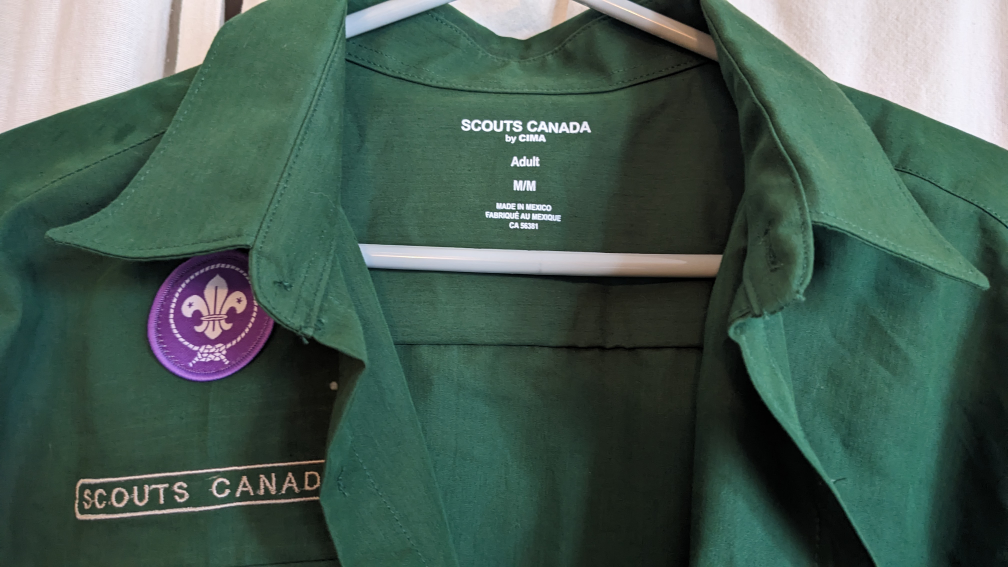Scouts Canada Green Shirt - Size Adult Medium image indicator(2)