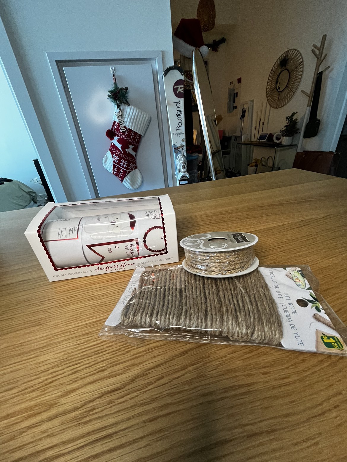 Wrapping Paper, bows, gift bags - misc designs image indicator(6)