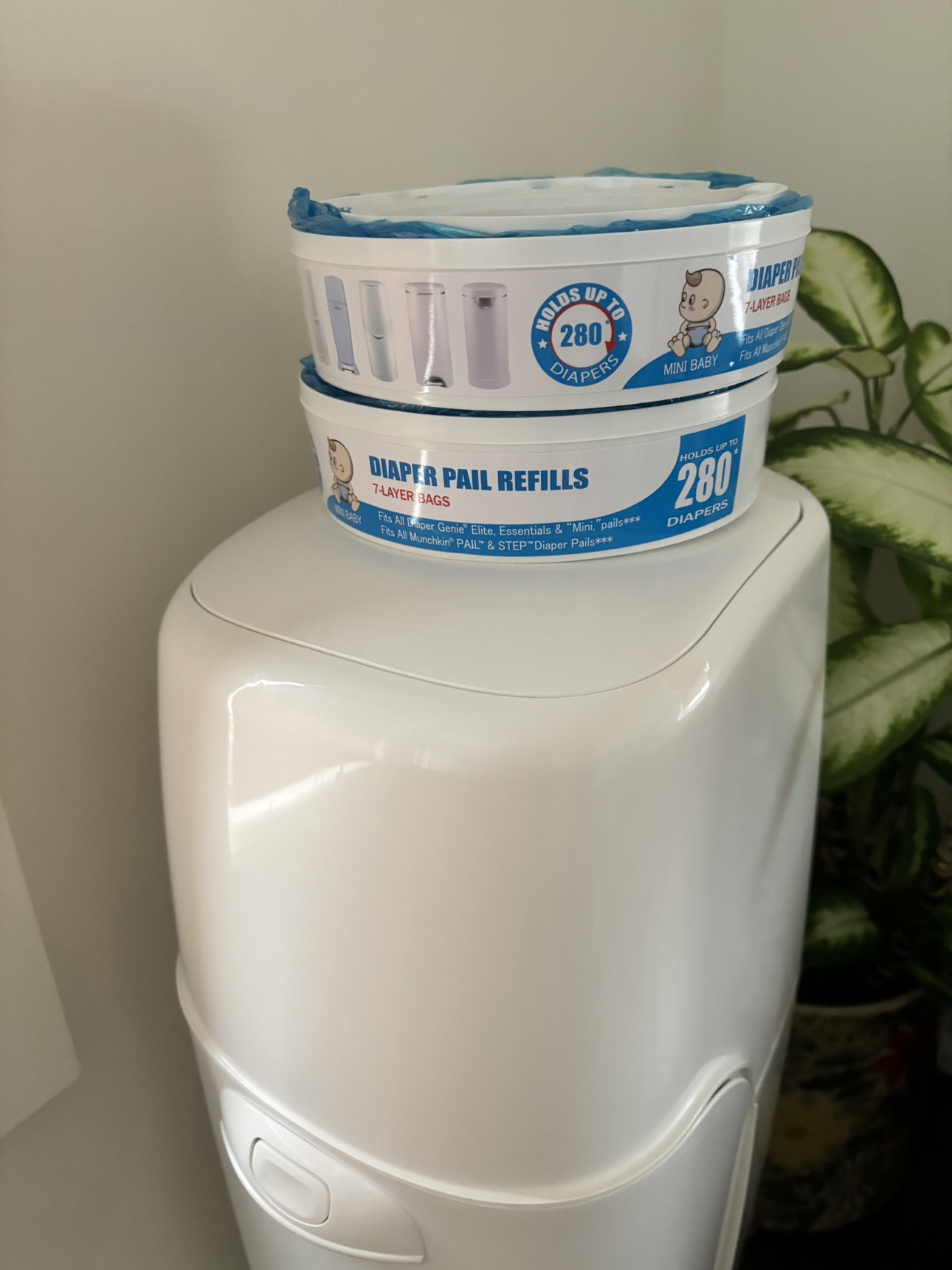 Diaper genie with 2 refills