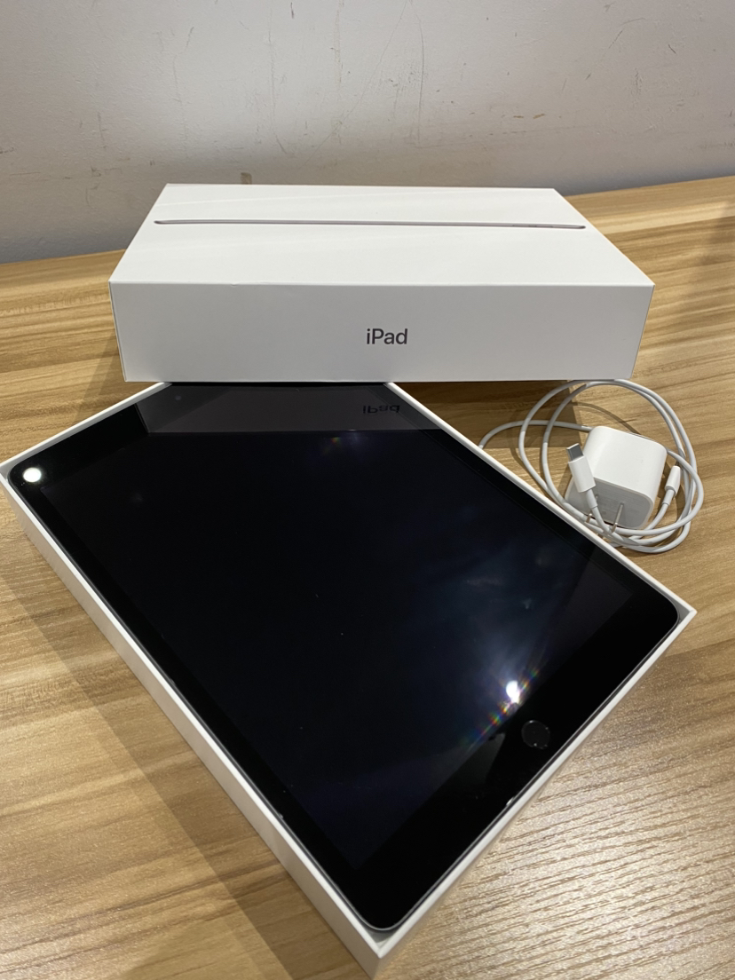 iPad (9th Generation) - photo 2