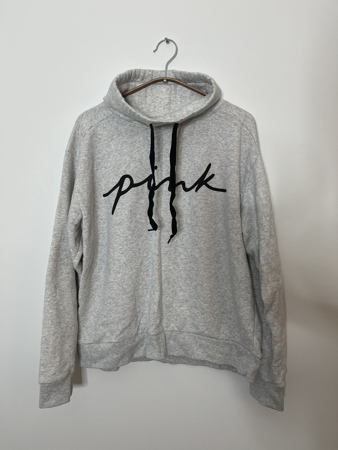 SWEATER - MEDIUM / VICTORIA SECRET PINK thumbnail