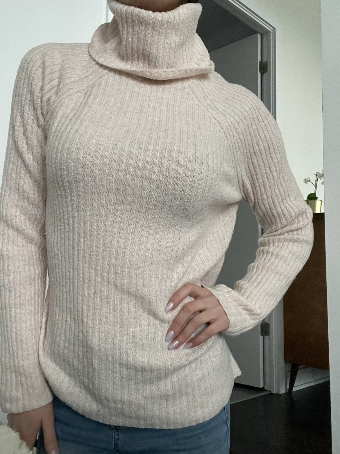 Cute powder pink turtleneck sweater size XS/S image indicator(2)
