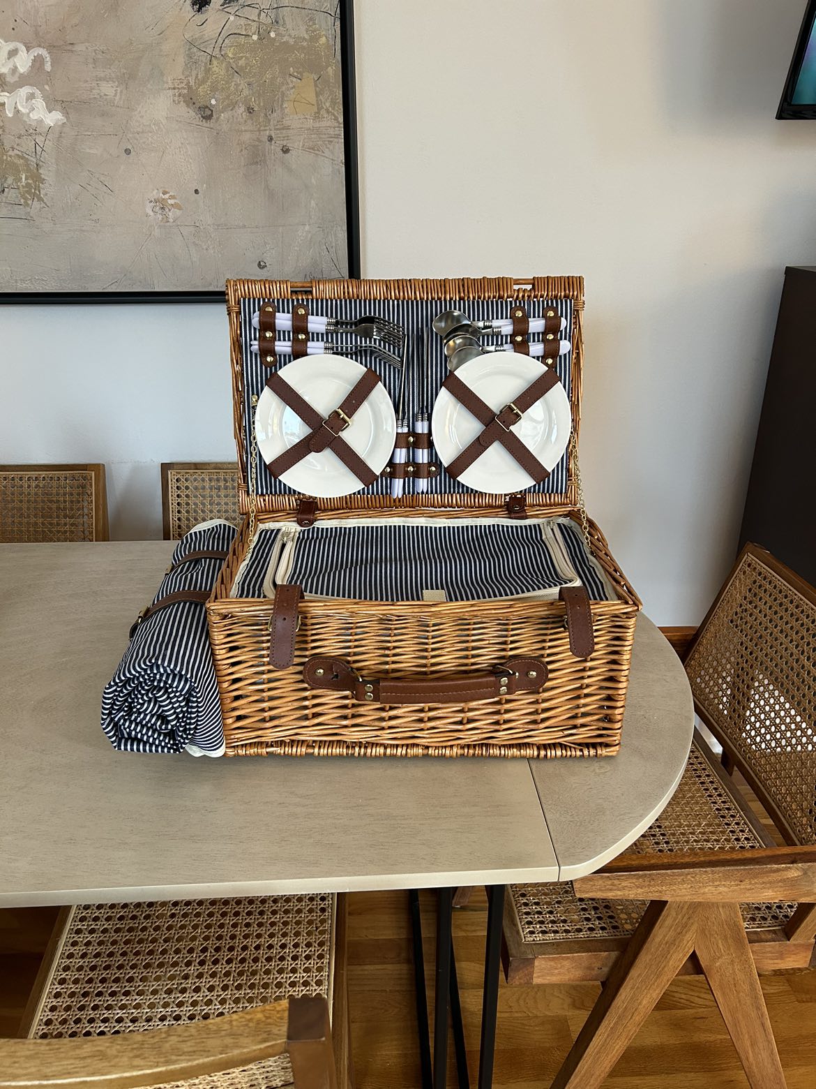 Picnic basket- Set for 4 with Insulated Cooler Bag and Blanket - photo 2