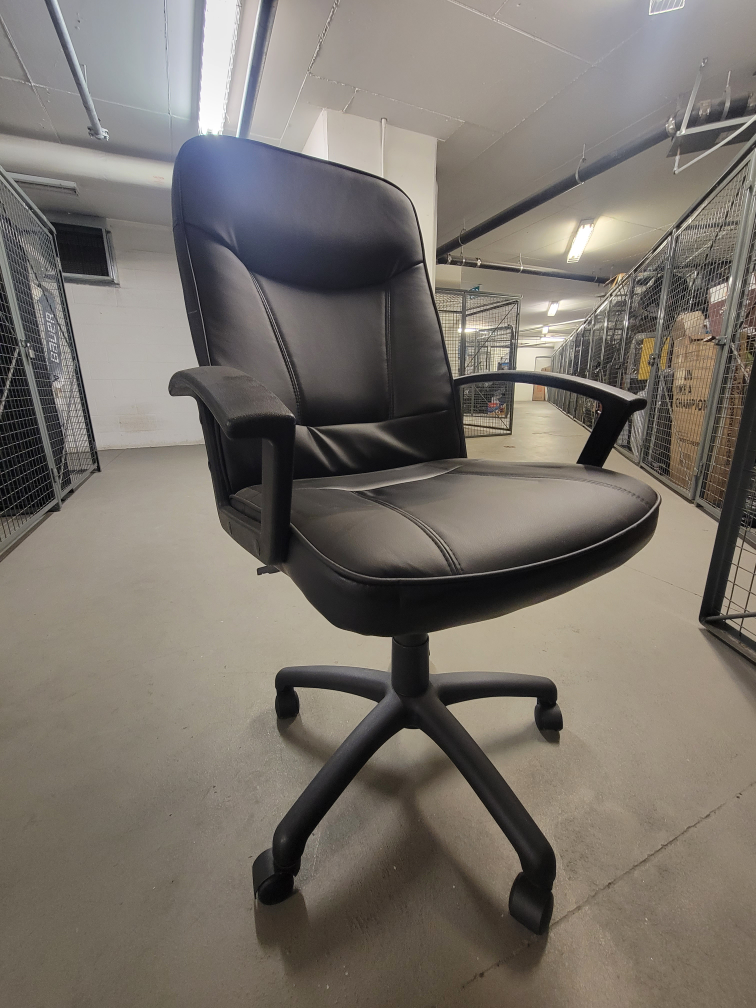 Black desk chair - photo 2
