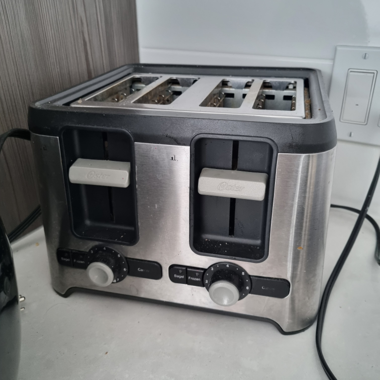 4 slice Toaster