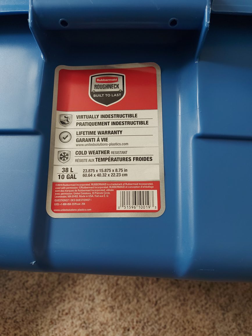 Rubbermaid container