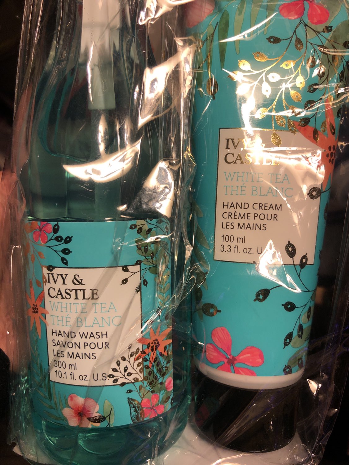 White Tea Hand Soap & Lotion Giftset thumbnail