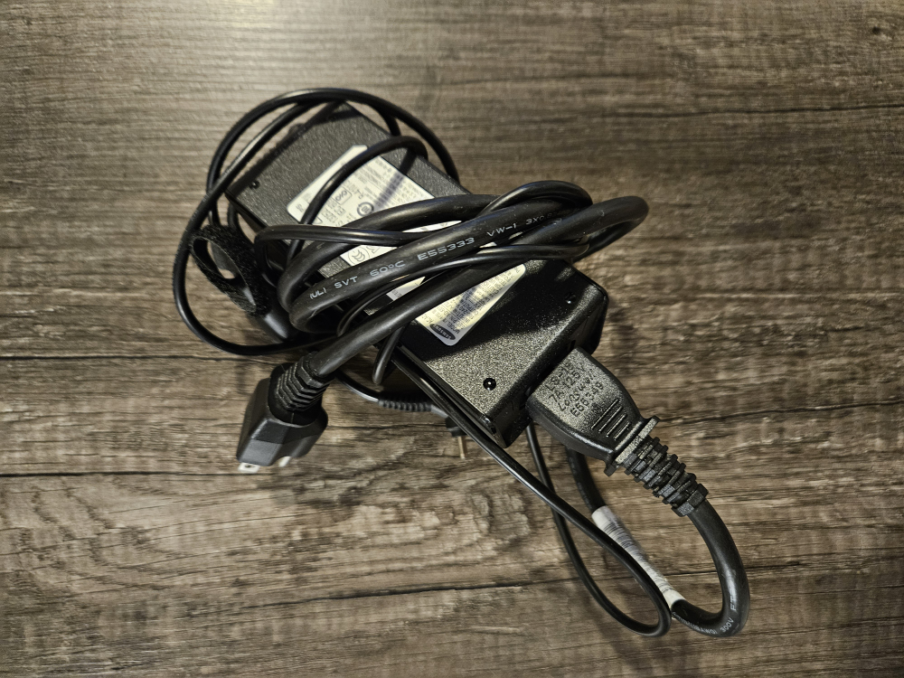 Samsung Laptop Charger thumbnail