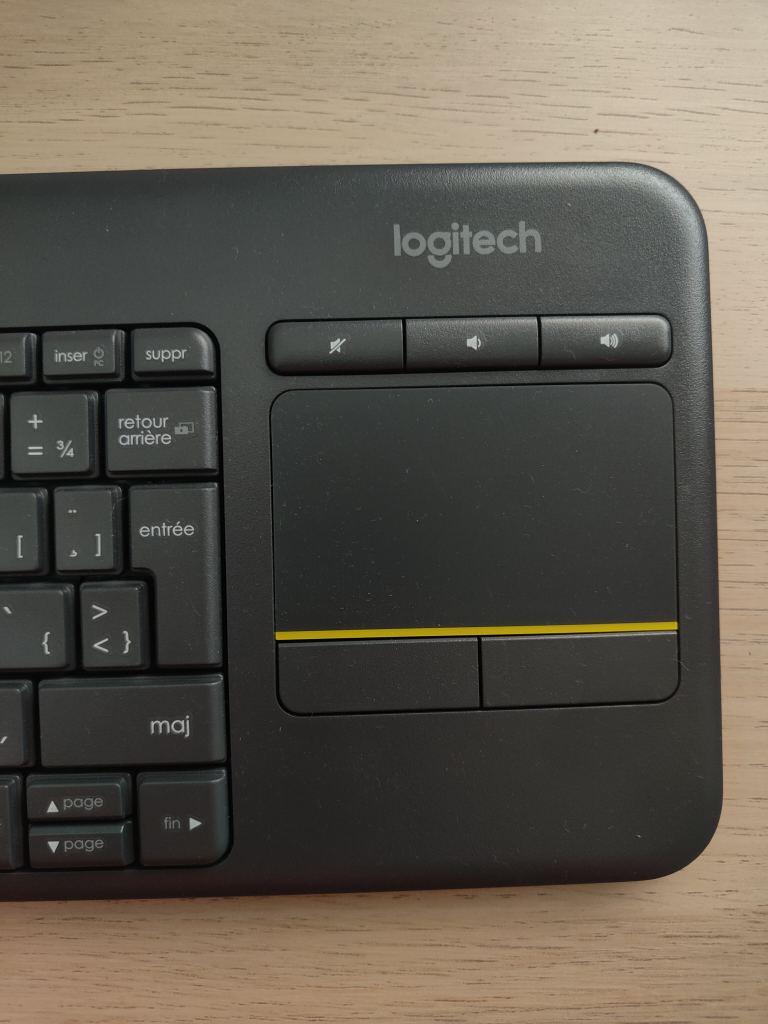 Logitech K400+ FRENCH keyboard and pad image indicator(2)