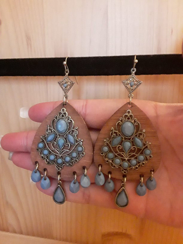 Chandelier earrings