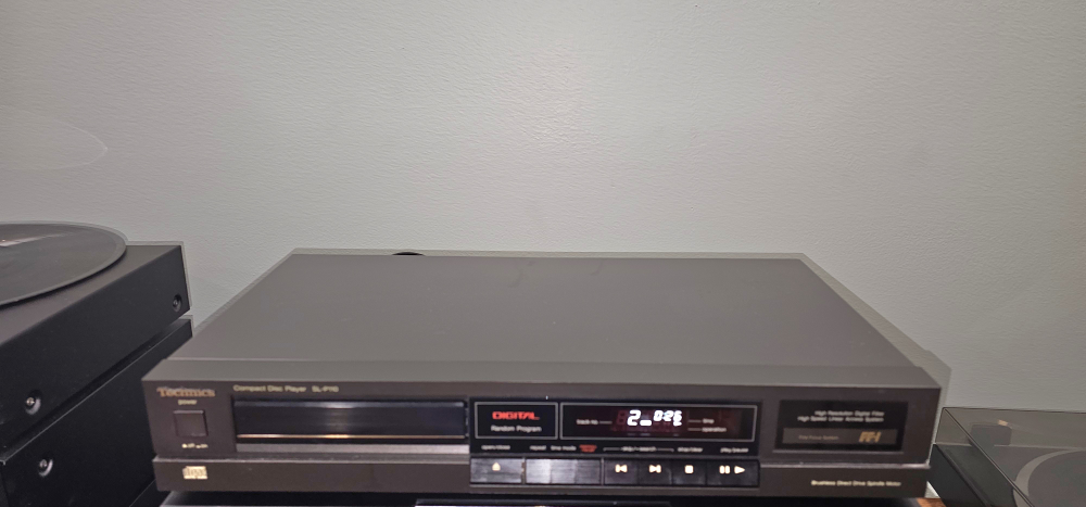 Vintage Technics SL-P110 CD Player