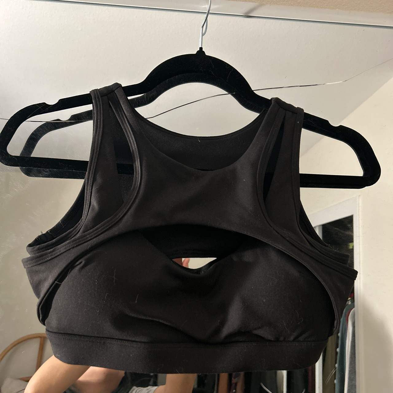 Strappy sports bra thumbnail