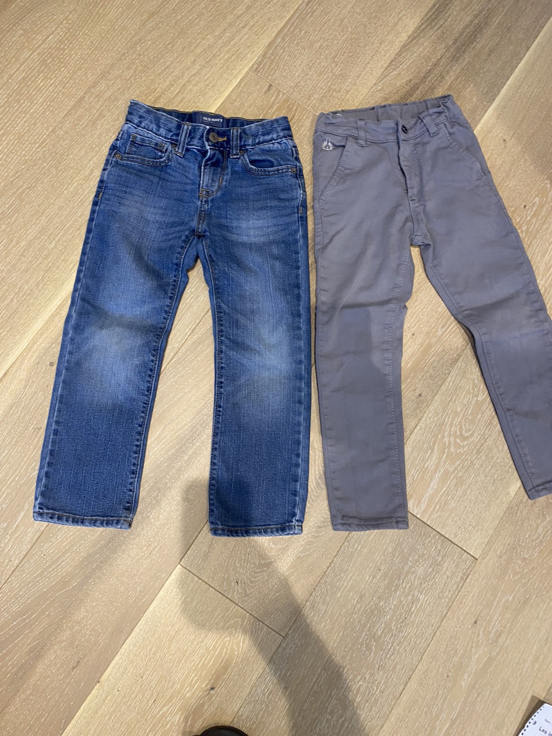Jeans thumbnail