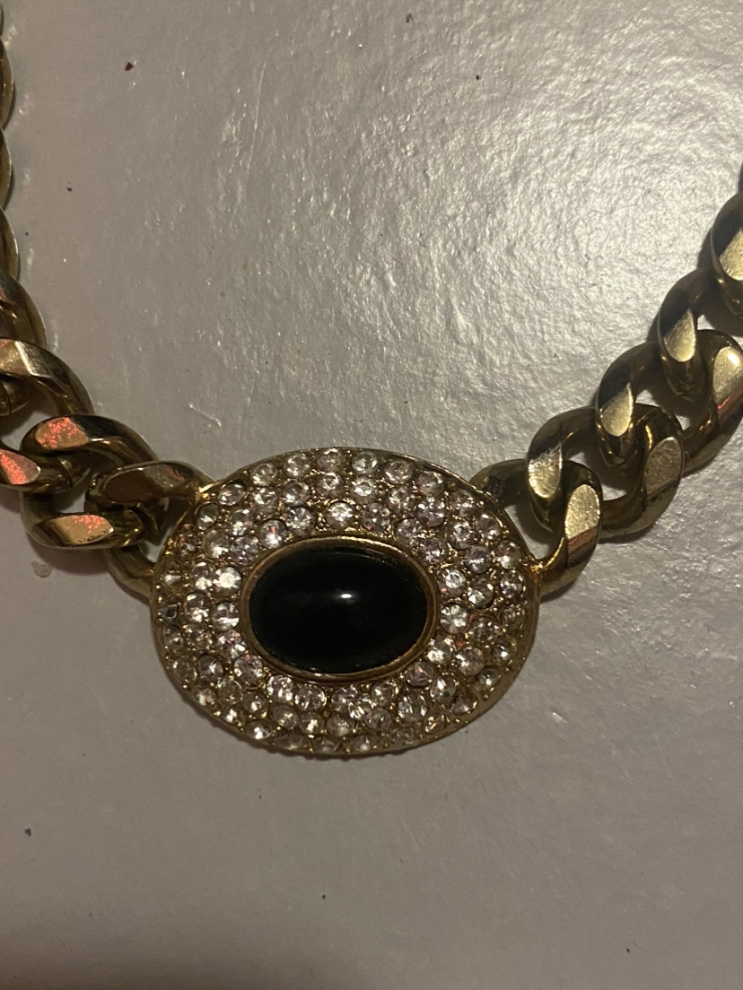 Vintage necklace $4! (Moving sale) image indicator(3)
