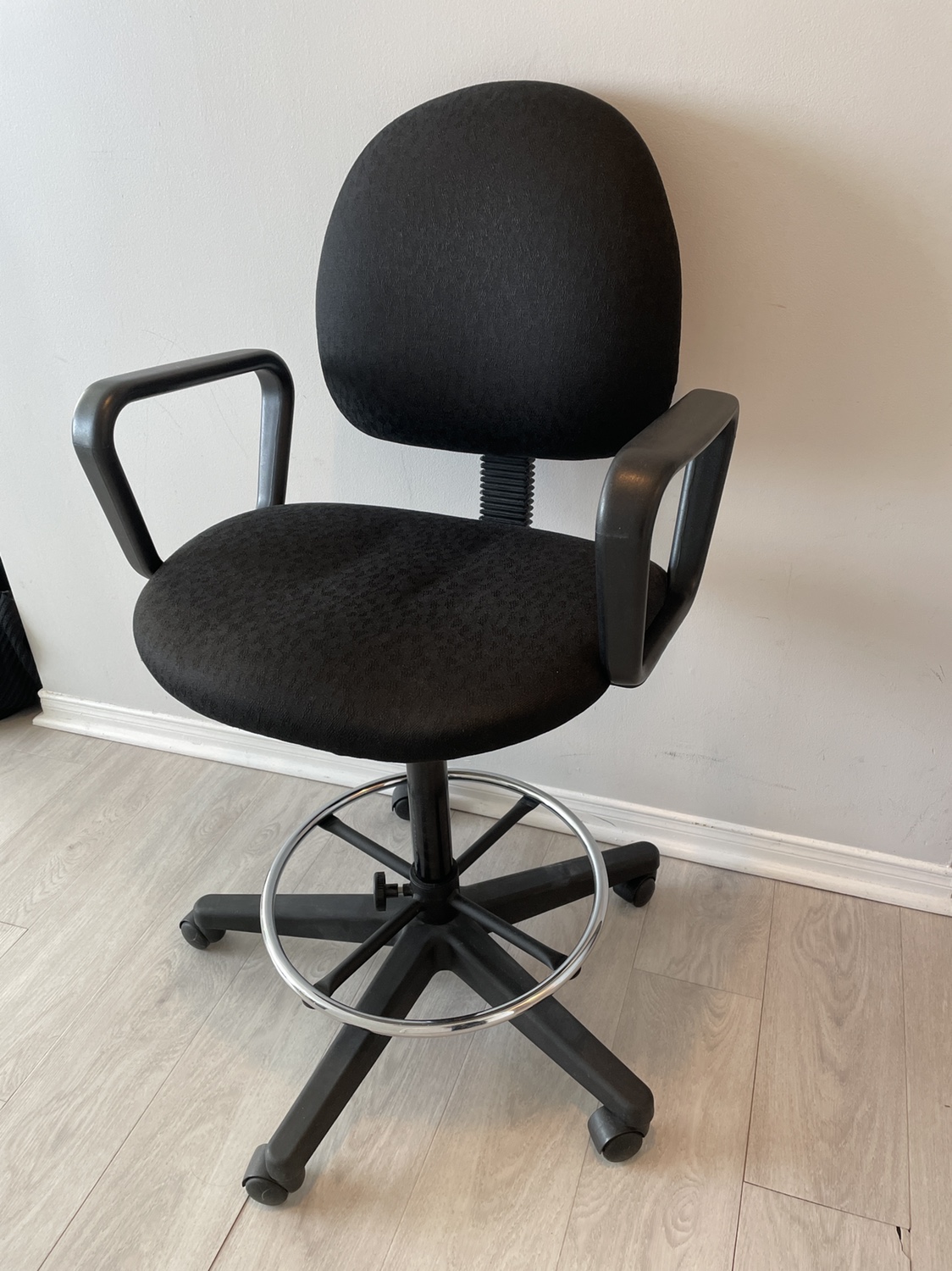 Drafting chair for standing desk