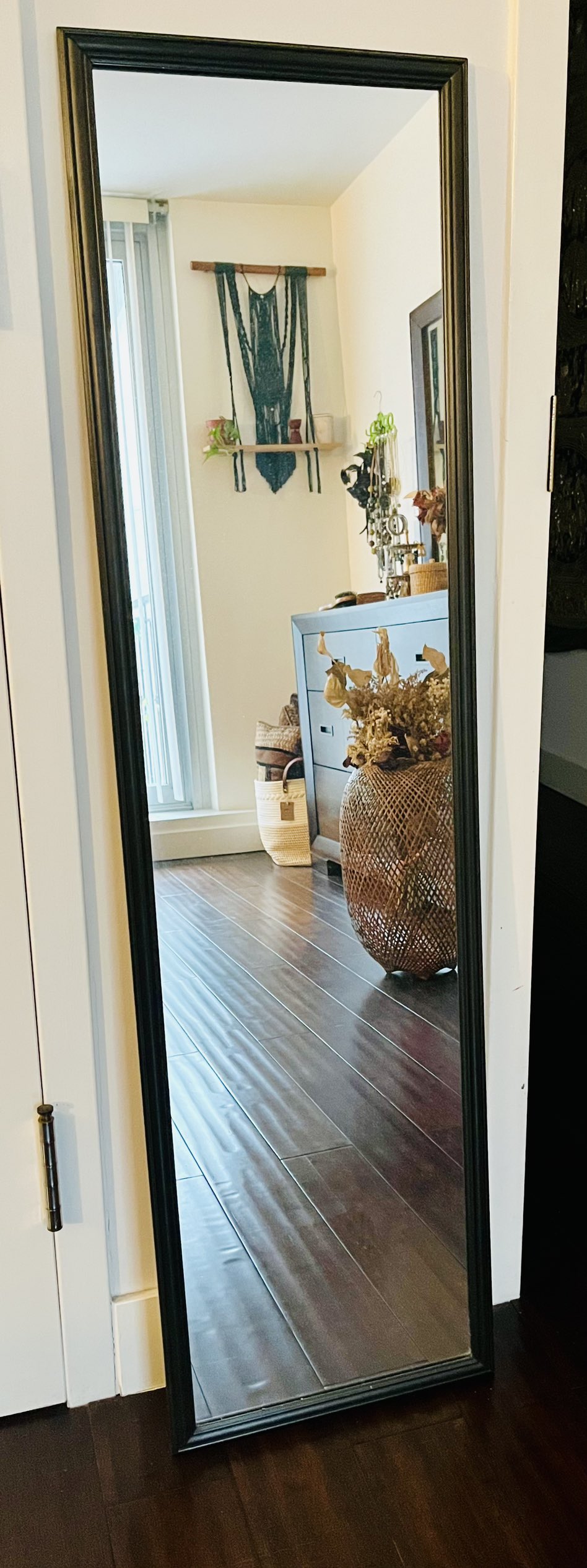 2 body length mirrors (black & white)