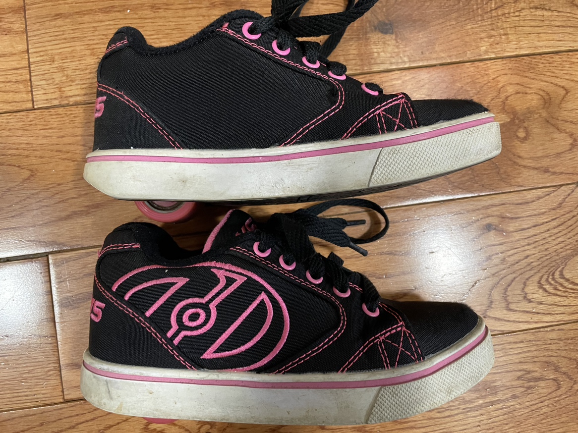 Heelys -Size 1Y - photo 2