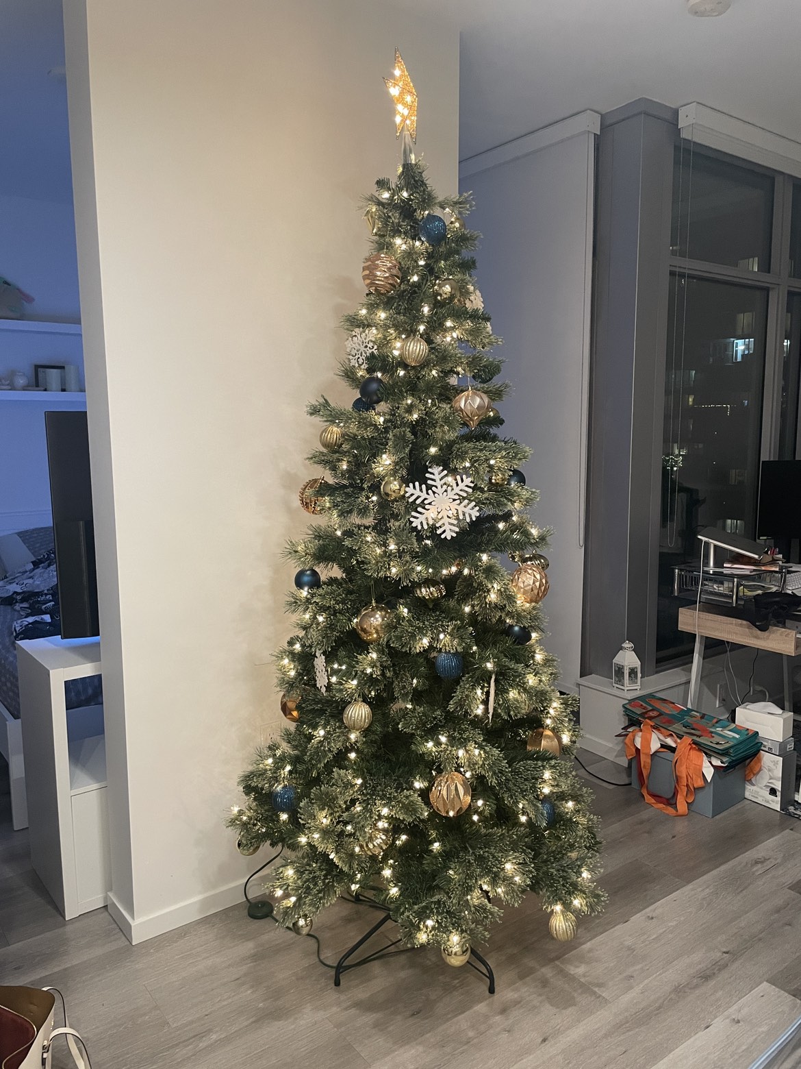 7.5ft Prelit Christmas Tree