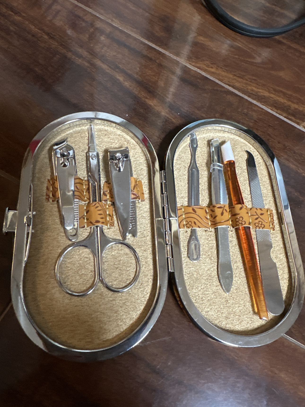 Manicure sets thumbnail