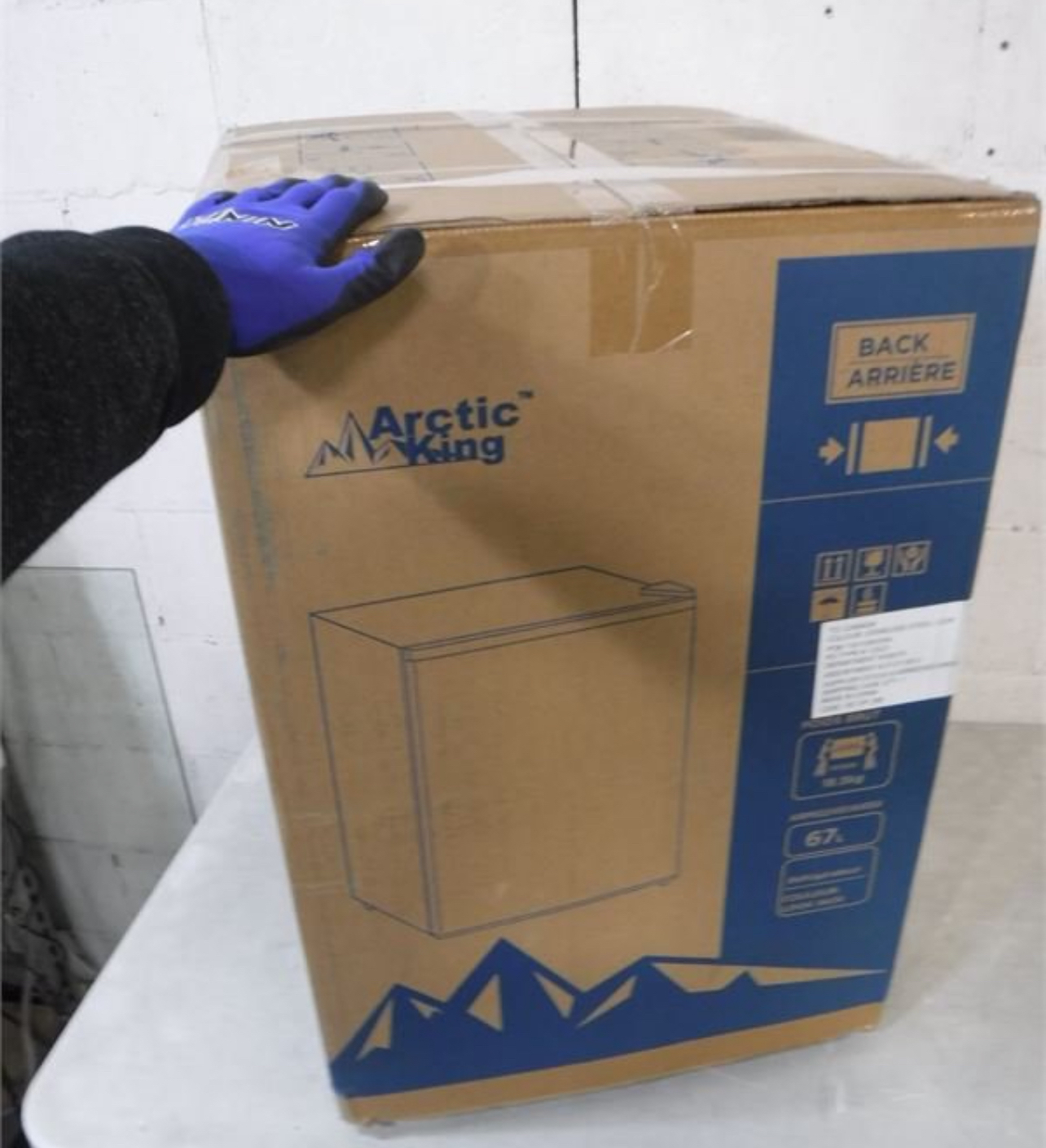 ARCTIC KING 2.4 CU' SINGLE DOOR MINI FRIDGE - photo 2