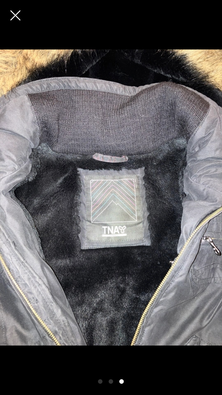 Aritzia TNA short coat image indicator(3)