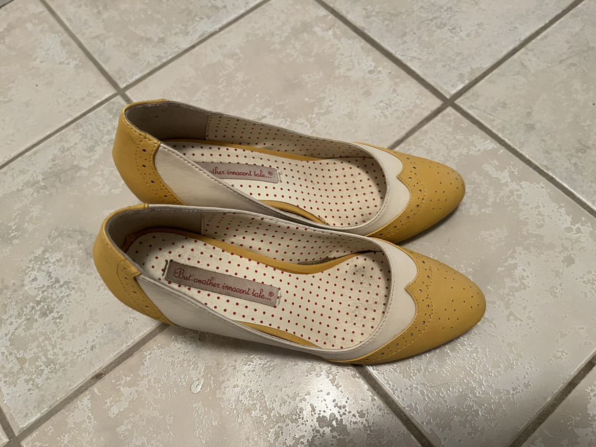 Yellow & white vegan leather vintage-inspired heels image indicator(3)