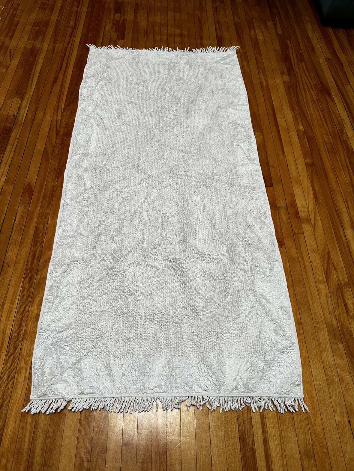 Gorgeous white rug - photo 3