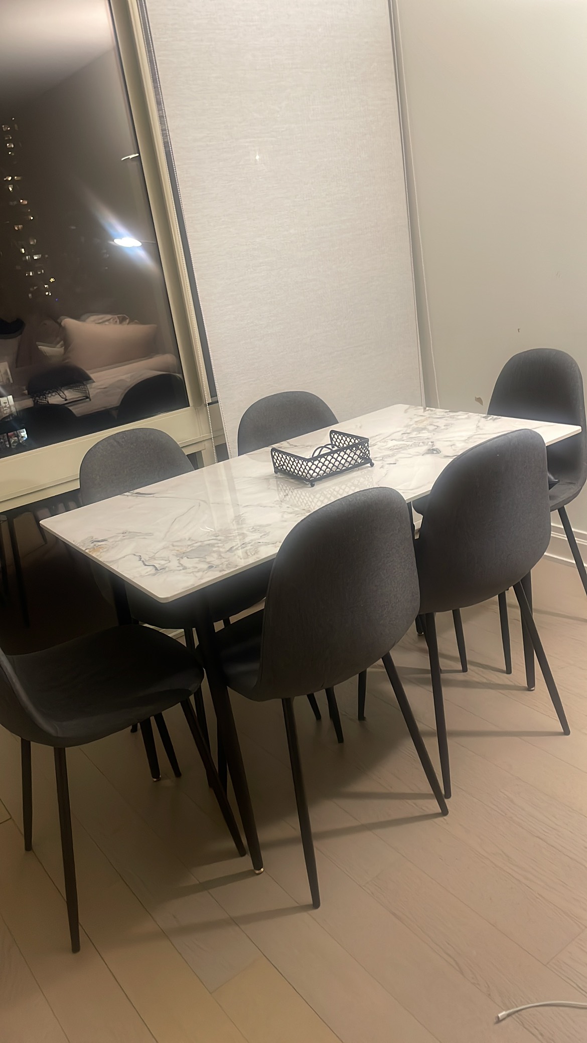 MODERN DINING TABLE