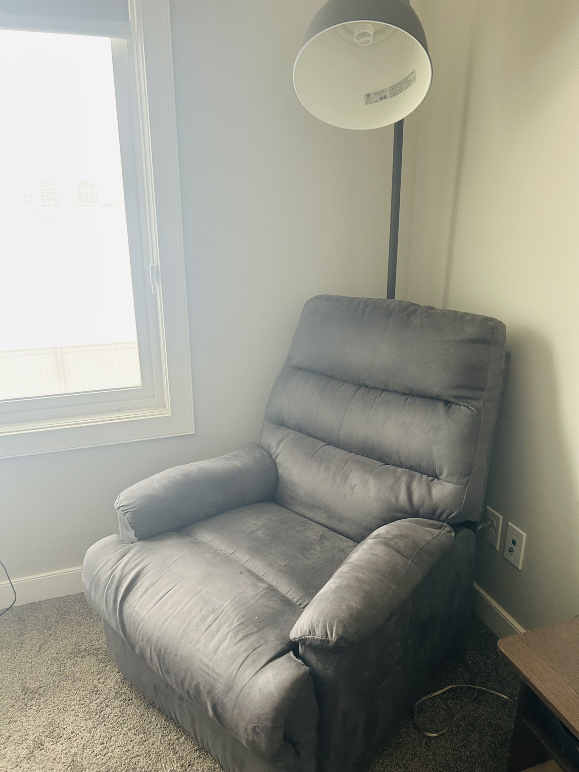 Arm chair with reading lamp - photo 2