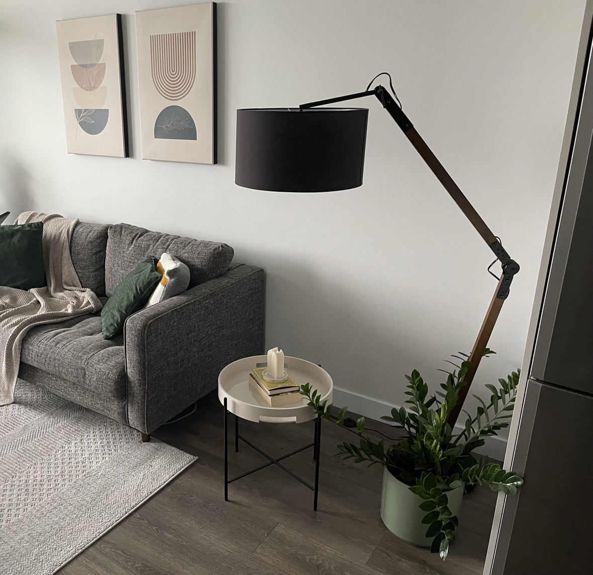 Walnut and Black Metal Adjustable Floor Lamp - photo 3