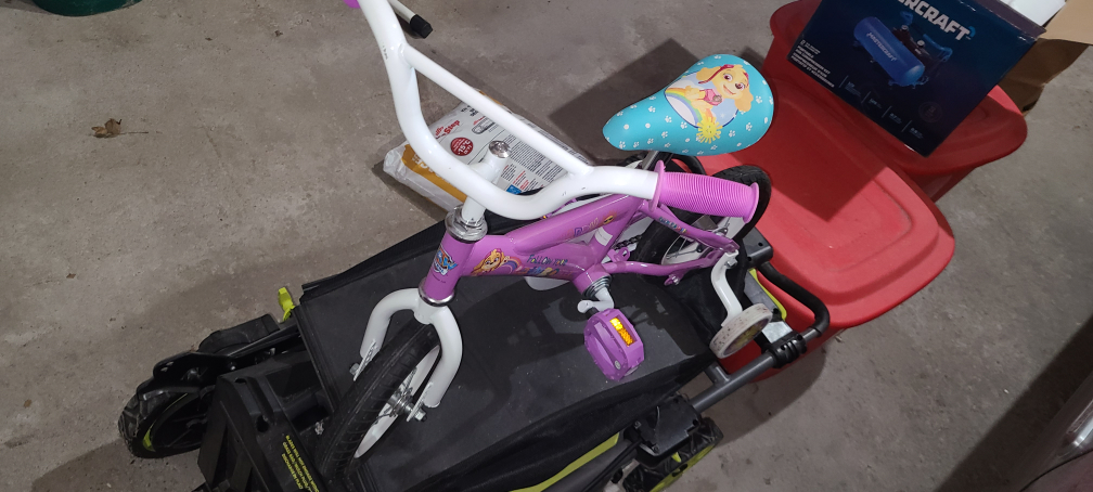 kids Bicycle (great condition) image indicator(3)