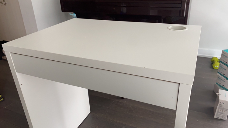 desk - photo 3