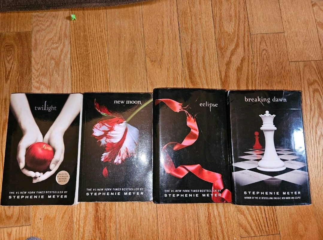 Twilight Book Series thumbnail