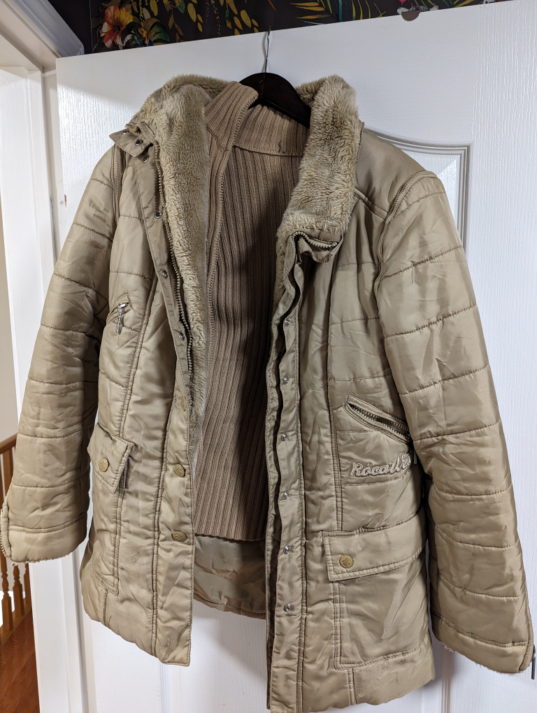 Super warm winter coat with detachable sleeves thumbnail