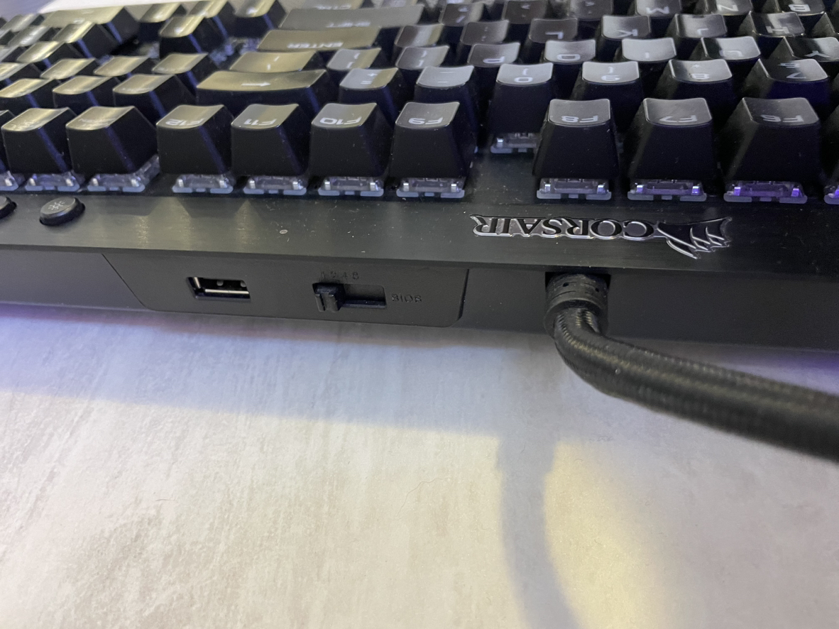 RGB Consair Keyboard image indicator(5)