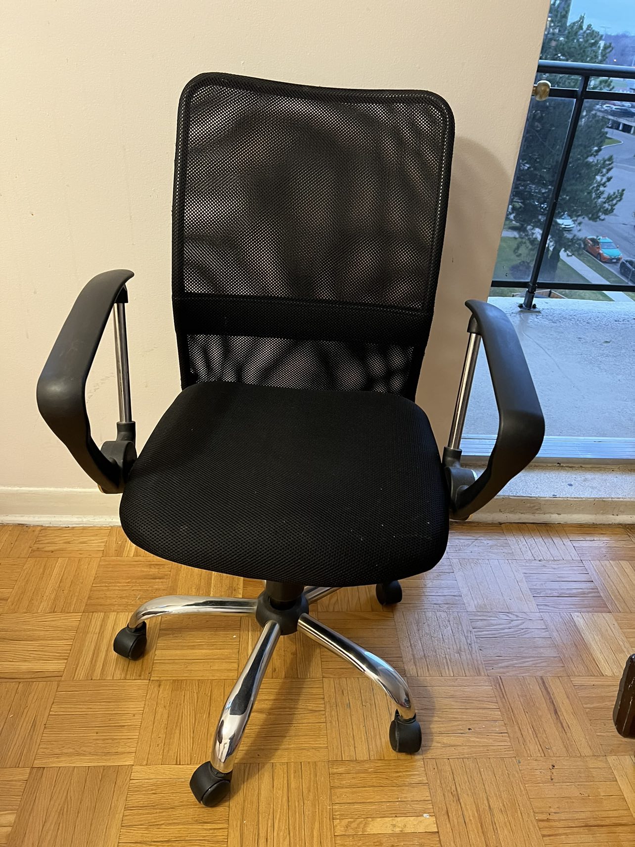 Computer chair thumbnail