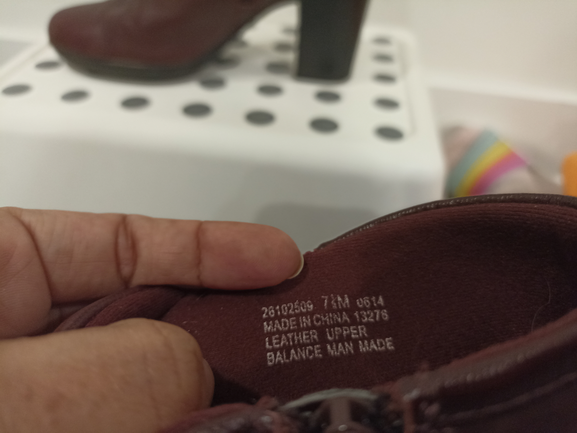 I sell boots for $2 each image indicator(2)