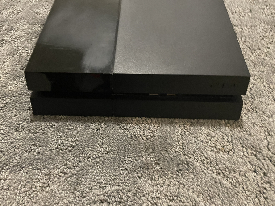 PS4 comes with controller and wires image indicator(3)