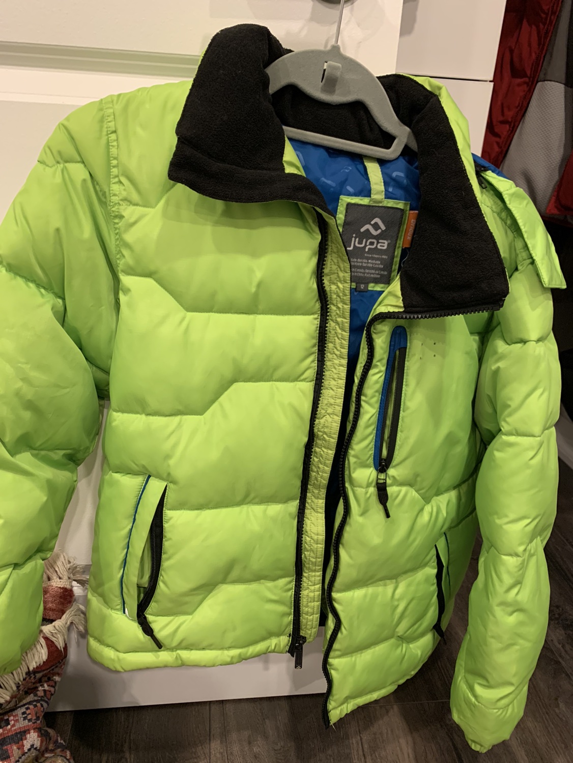 Ski jacket
