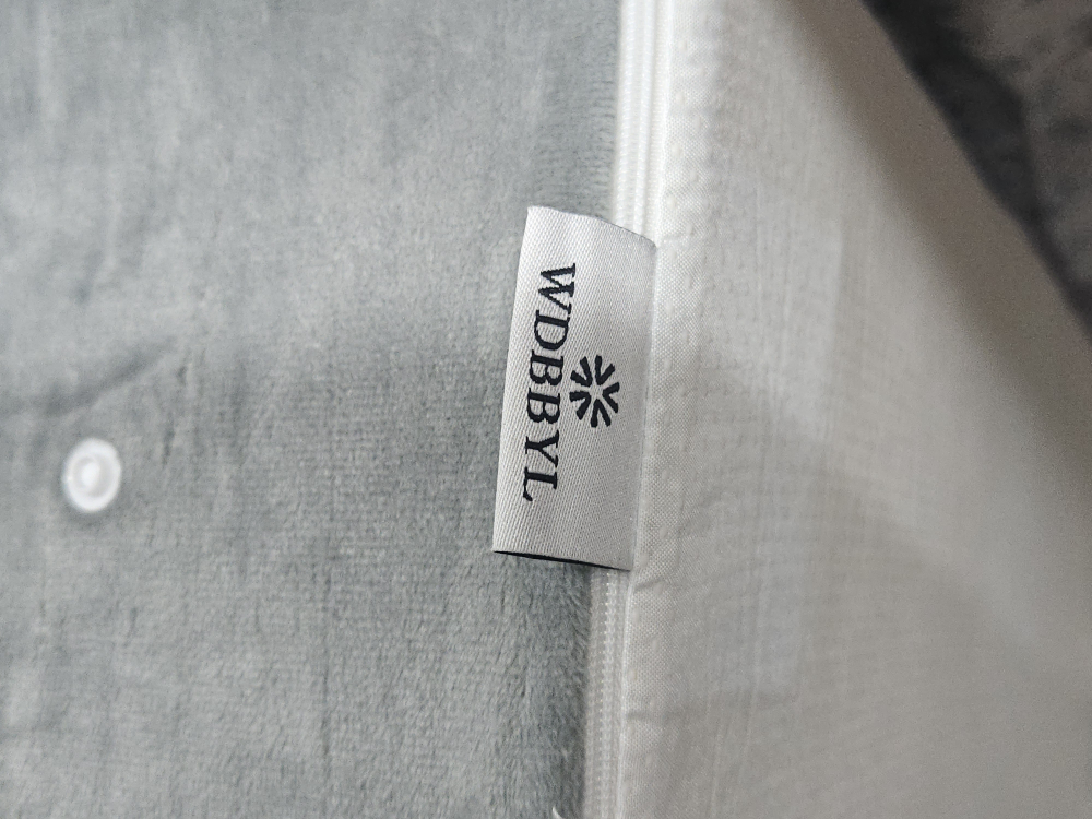 wedge pillow - photo 2
