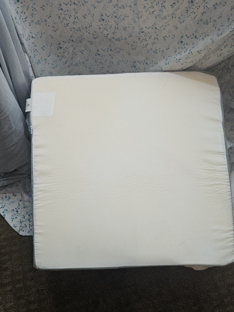 wedge pillow - photo 3