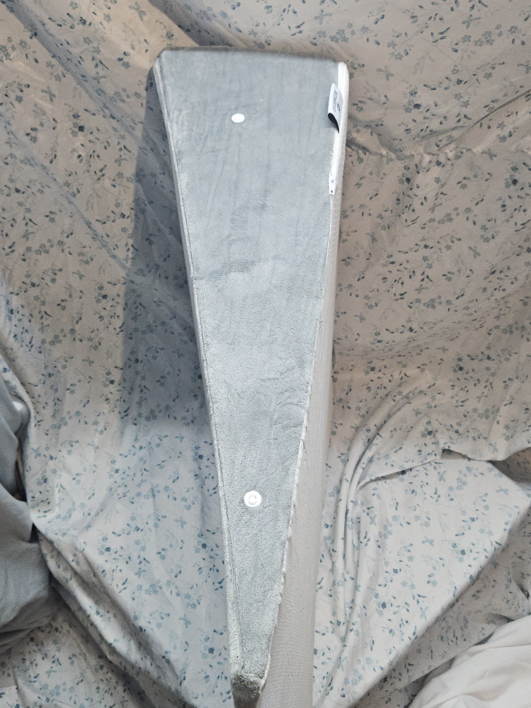 wedge pillow - photo 4